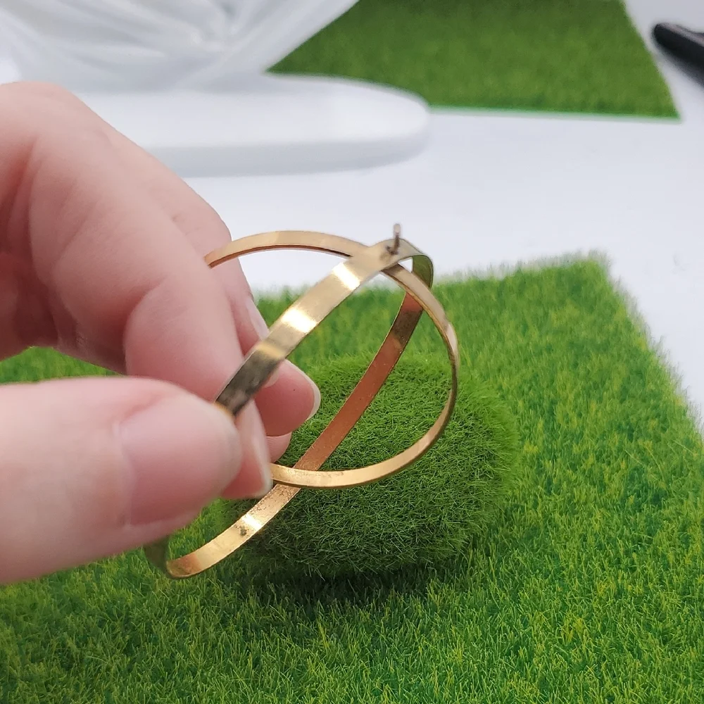 Twirling Circle‎ Pendant P328